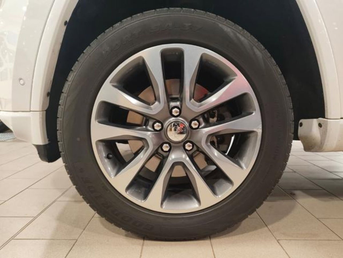 Jeep Grand Cherokee 3.0 V6 CRD 250 CV Multijet II Overland (15)