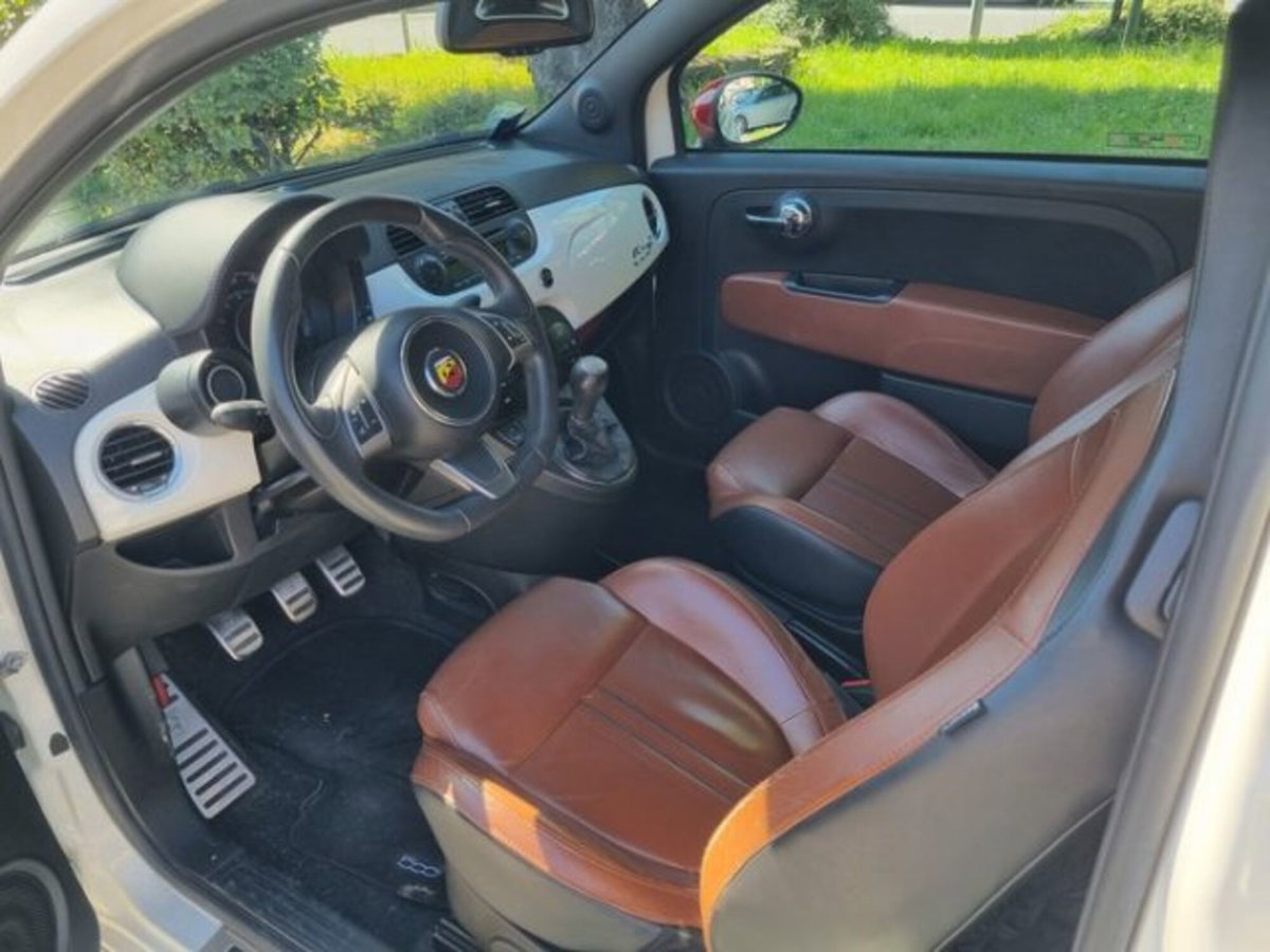 Abarth 500 Cabrio 1.4 Turbo T-Jet Custom (7)