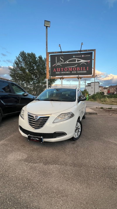 Lancia Ypsilon 1.3 MJT 16V 95 CV 5 porte S&S Silver usata