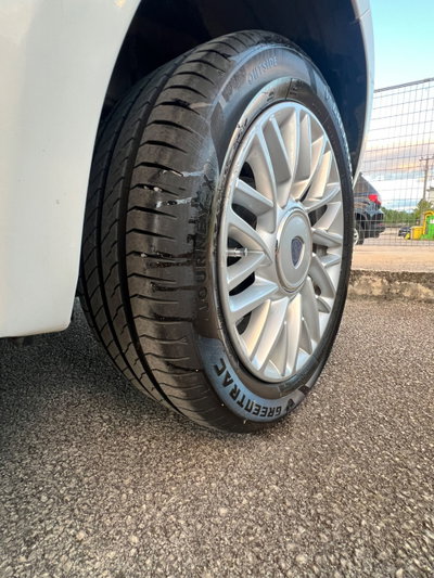 Lancia Ypsilon 1.3 MJT 16V 95 CV 5 porte S&S Silver (10)
