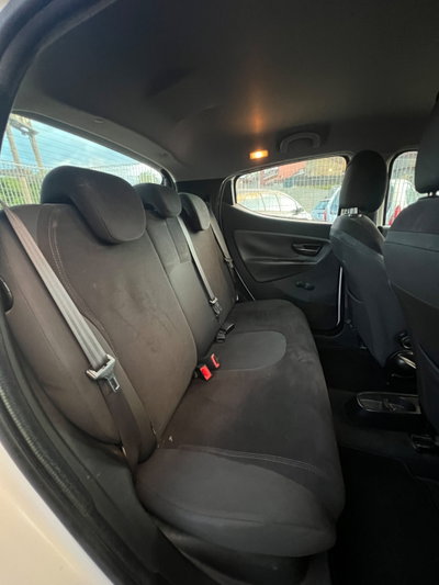 Lancia Ypsilon 1.3 MJT 16V 95 CV 5 porte S&S Silver (13)
