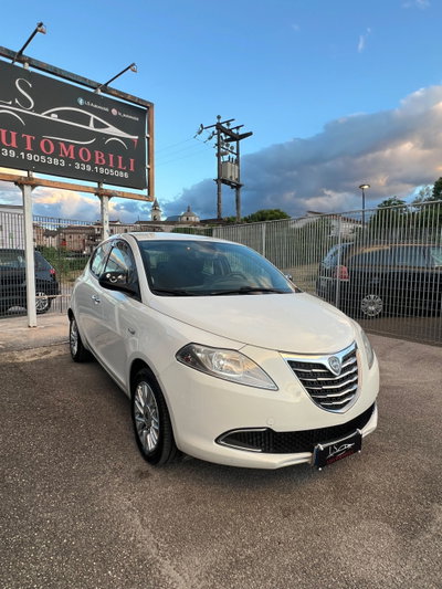 Lancia Ypsilon 1.3 MJT 16V 95 CV 5 porte S&S Silver (2)