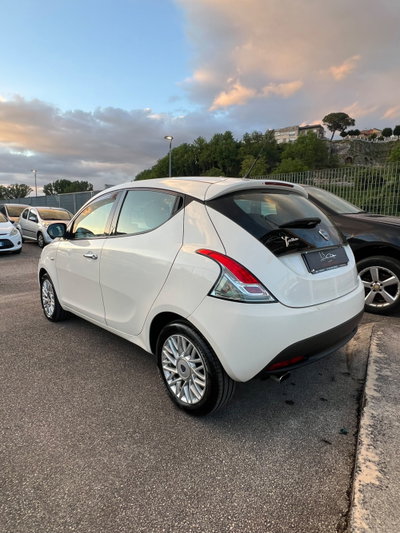 Lancia Ypsilon 1.3 MJT 16V 95 CV 5 porte S&S Silver (5)