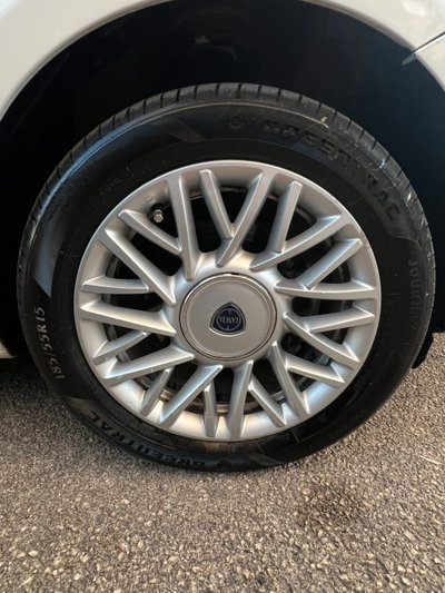 Lancia Ypsilon 1.3 MJT 16V 95 CV 5 porte S&S Silver (9)