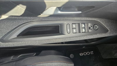 Peugeot 3008 BlueHDi 130 S&S Allure (12)