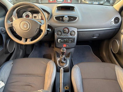 Renault Clio 1.2 16V 5 porte (12)