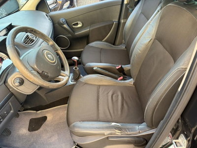 Renault Clio 1.2 16V 5 porte (6)