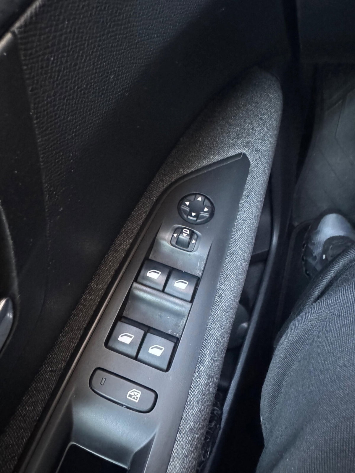 Peugeot 3008 BlueHDi 130 S&S Business (13)