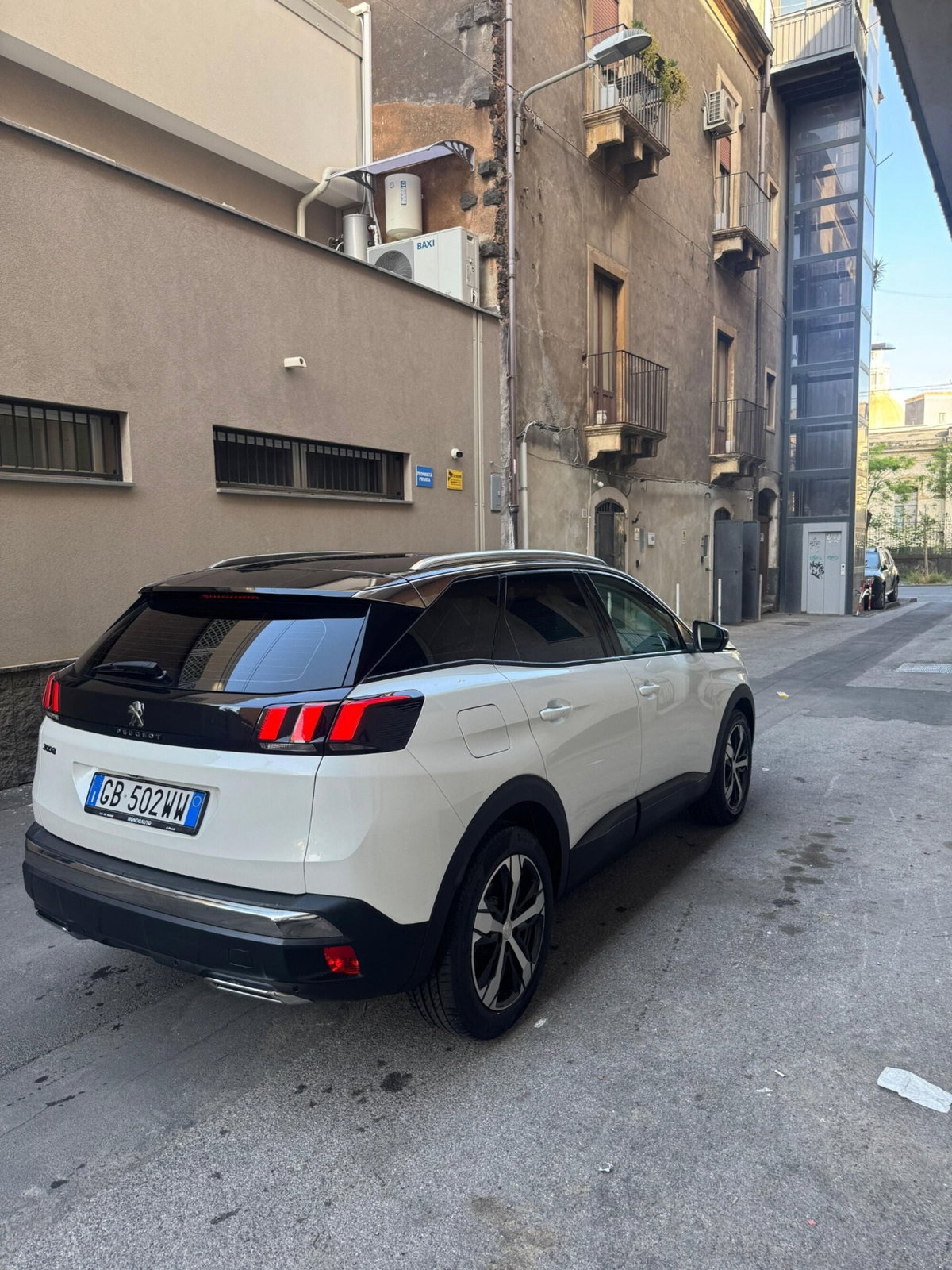 Peugeot 3008 BlueHDi 130 S&S Business (2)