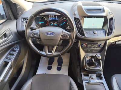 Ford Kuga 1.5 TDCI 120 CV S&S 2WD Titanium (19)