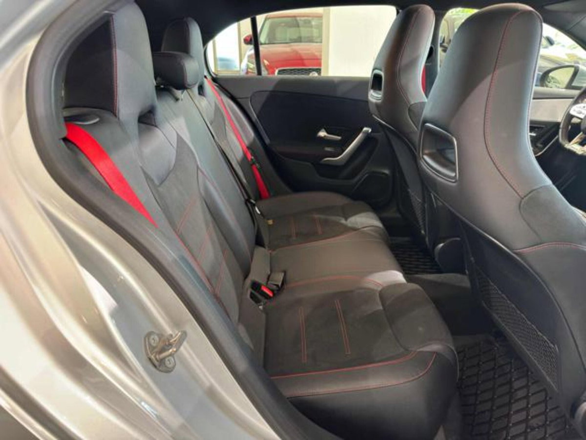 Mercedes-Benz Classe A Sedan 35 4Matic 4p. AMG (11)
