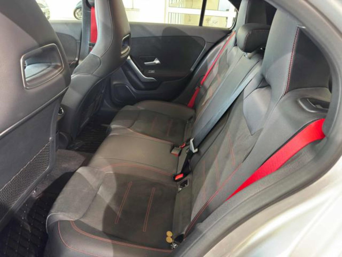 Mercedes-Benz Classe A Sedan 35 4Matic 4p. AMG (13)