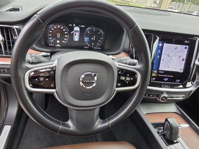 Volvo V60 Cross Country 2.0 b4 Plus awd auto (10)
