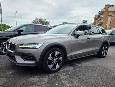 Volvo V60 Cross Country 2.0 b4 Plus awd auto (2)