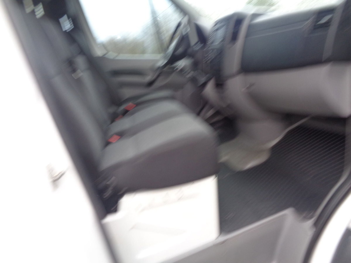 Volkswagen Multivan 2.0 TDI 150CV Highline (12)