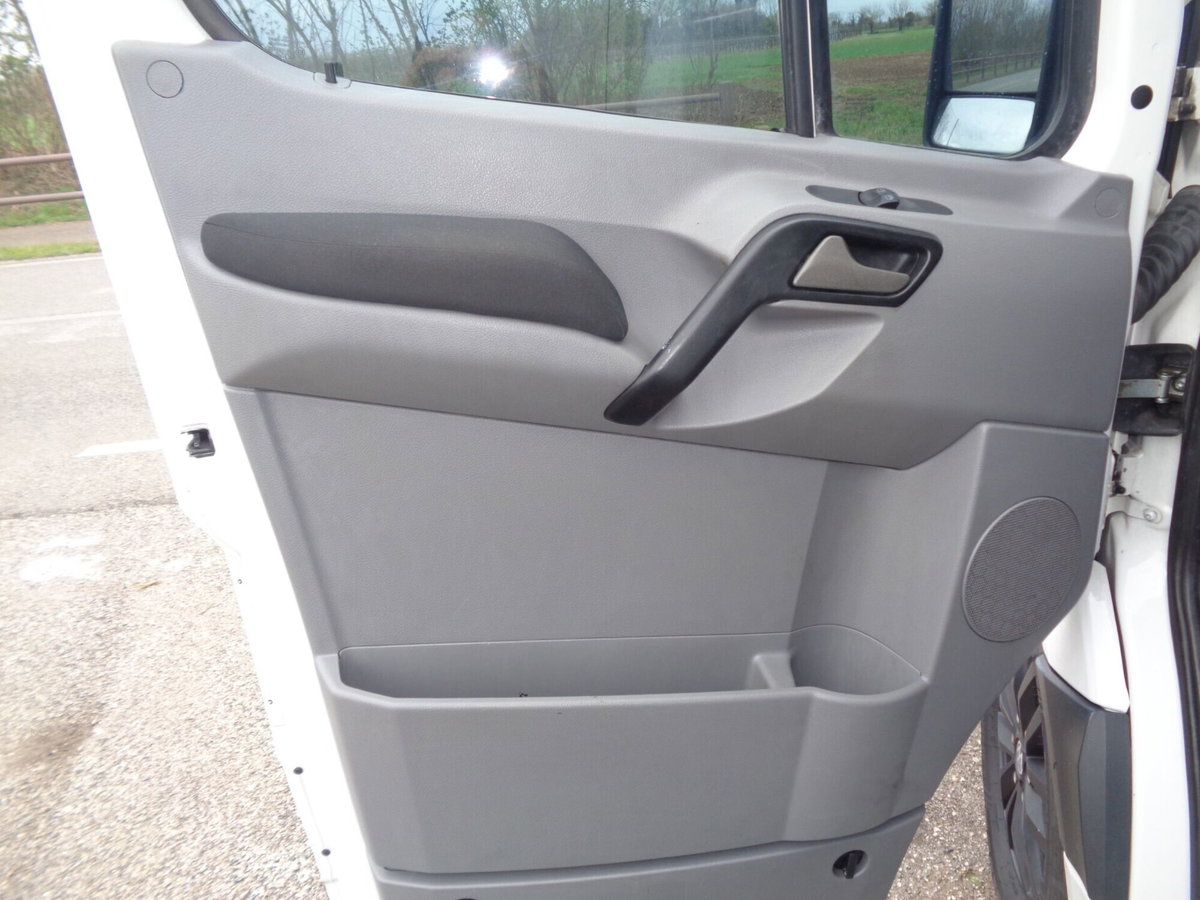 Volkswagen Multivan 2.0 TDI 150CV Highline (6)