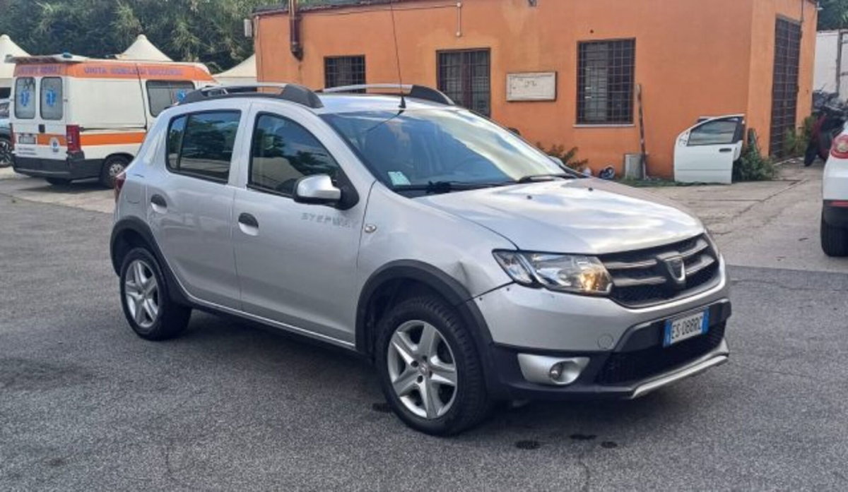 Dacia Sandero Stepway 1.5 dCi 8V 90CV (2)