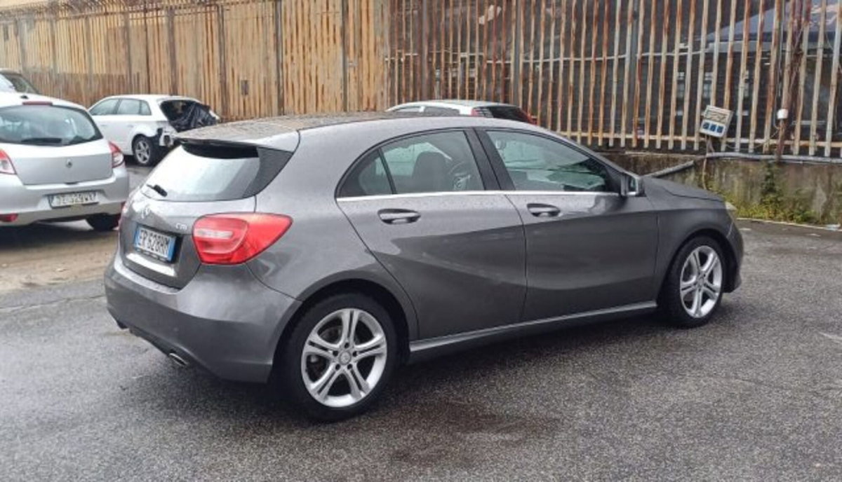 Mercedes-Benz Classe A 180 CDI BlueEFFICIENCY Automatic Executive (4)