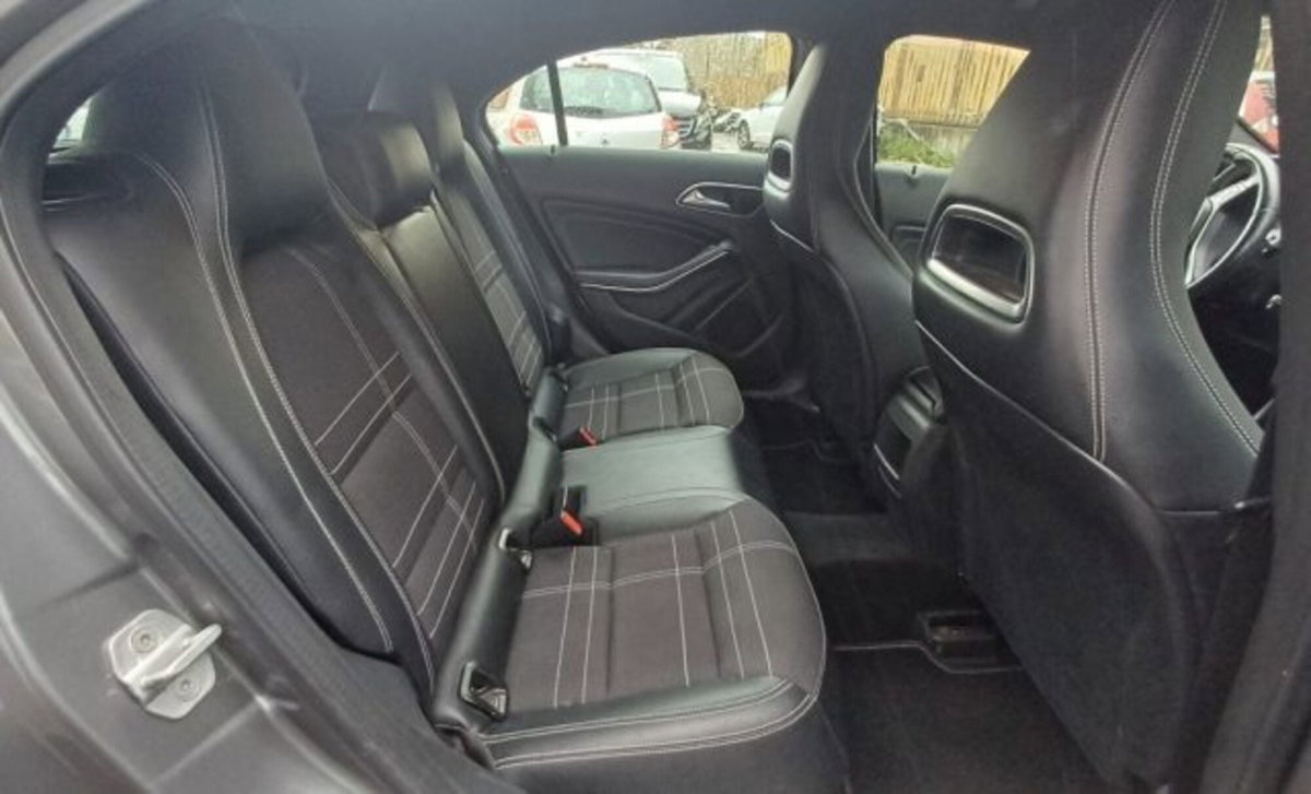 Mercedes-Benz Classe A 180 CDI BlueEFFICIENCY Automatic Executive (8)