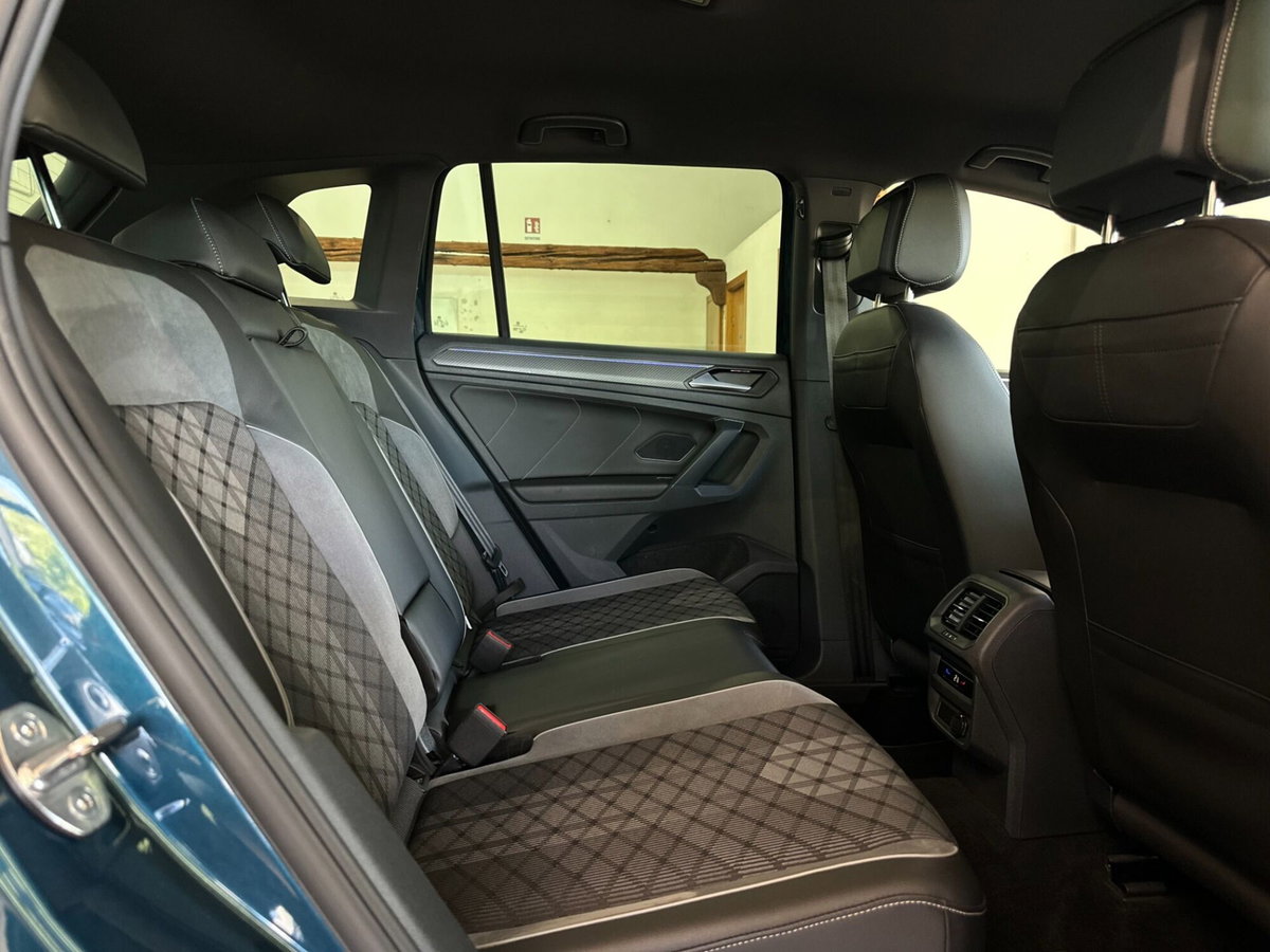 Volkswagen Tiguan 2.0 TDI 150 CV SCR DSG 4MOTION R-Line (10)