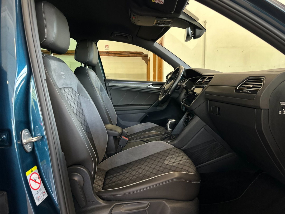 Volkswagen Tiguan 2.0 TDI 150 CV SCR DSG 4MOTION R-Line (11)