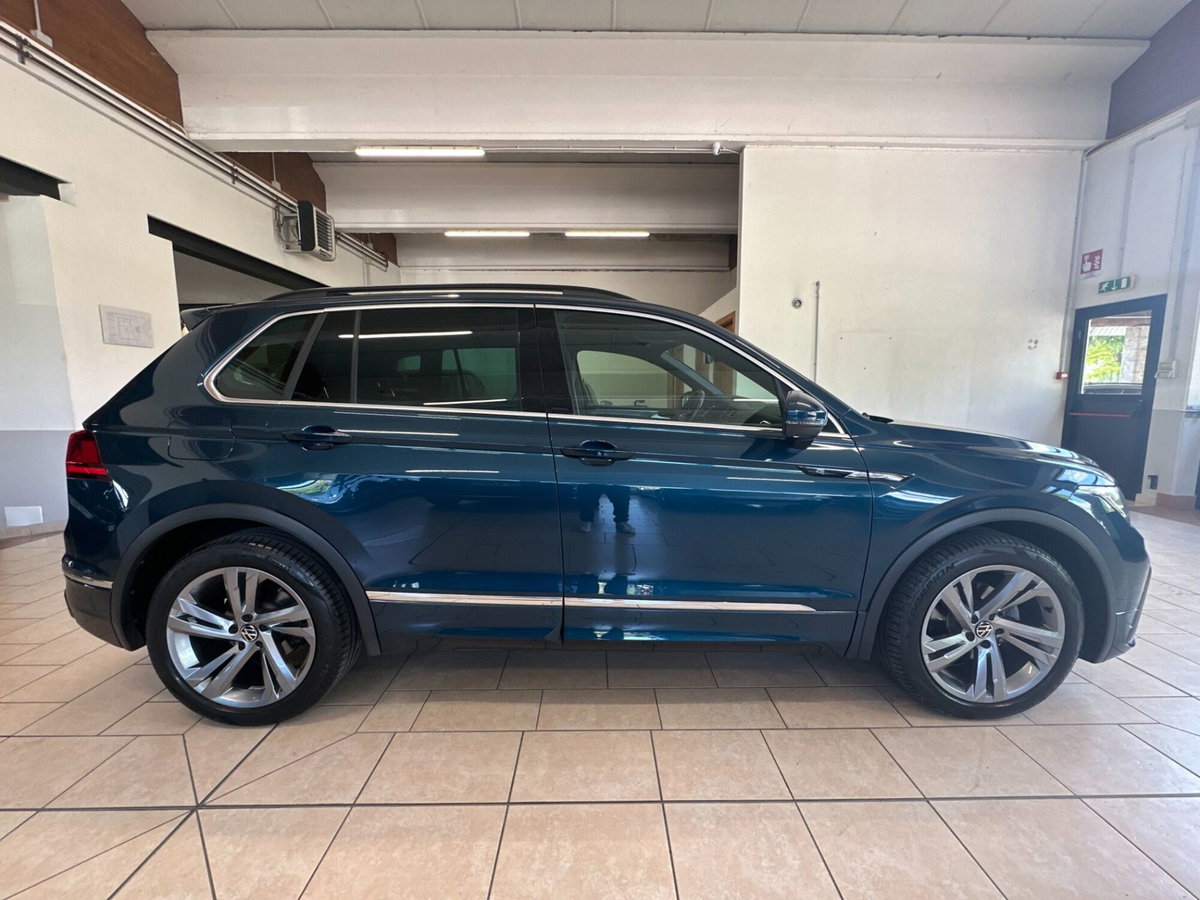 Volkswagen Tiguan 2.0 TDI 150 CV SCR DSG 4MOTION R-Line (17)