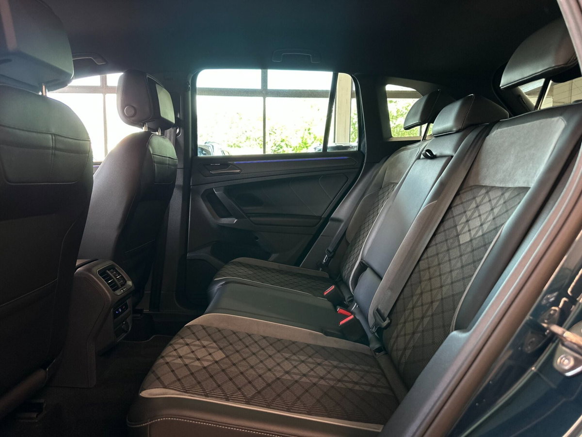 Volkswagen Tiguan 2.0 TDI 150 CV SCR DSG 4MOTION R-Line (9)