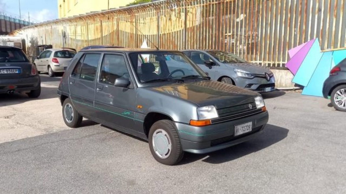 Renault 5 5 porte Spring (3)