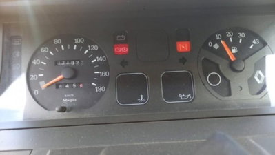 Renault 5 5 porte Spring (7)