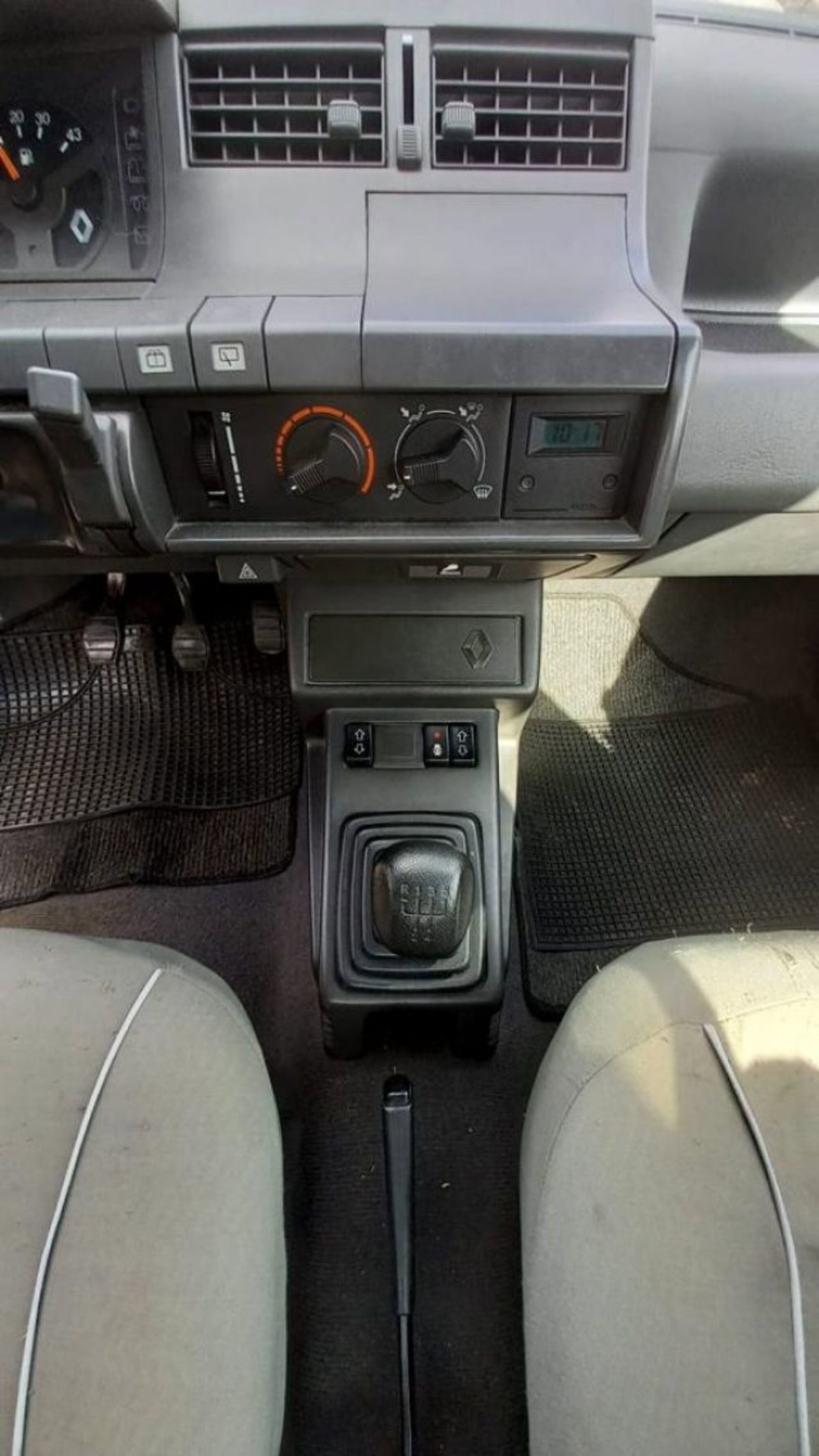 Renault 5 5 porte Spring (9)