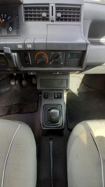 Renault 5 5 porte Spring (9)