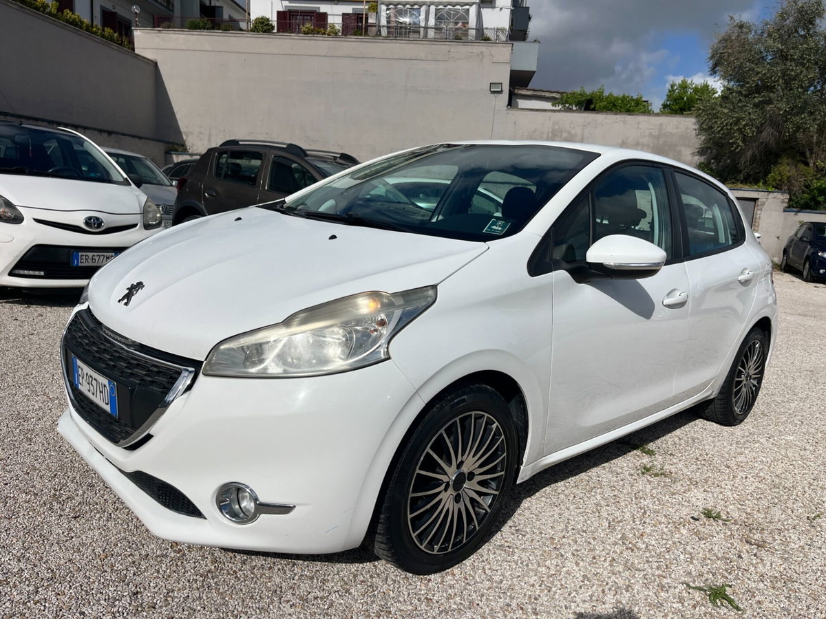 Peugeot 208 HDi 68 CV 5 porte Allure