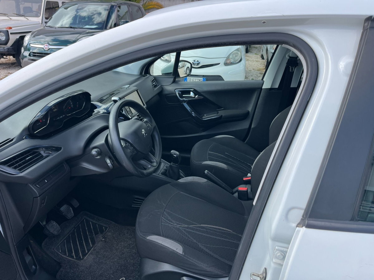 Peugeot 208 HDi 68 CV 5 porte Allure (9)