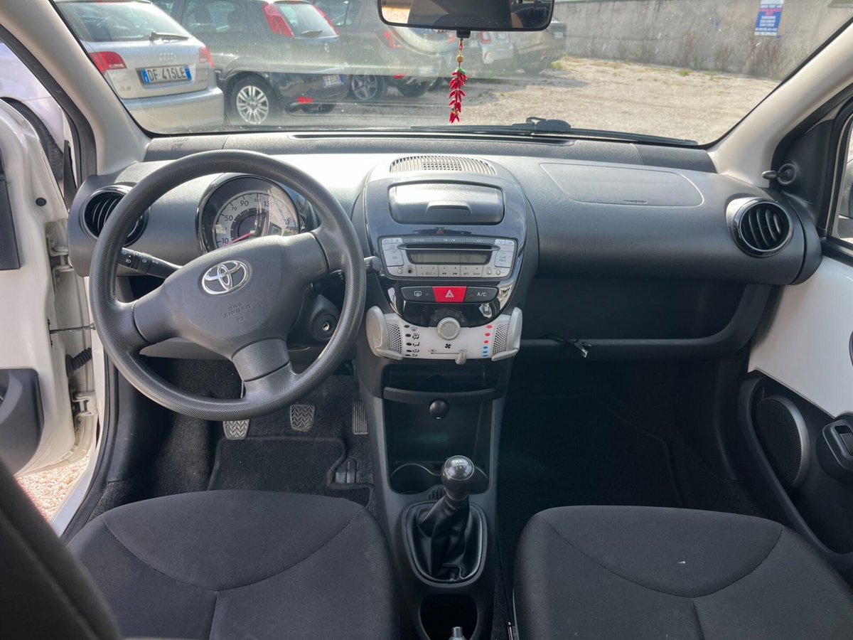 Toyota Aygo 1.0 12V VVT-i 5 porte Cool Soda Connect (12)