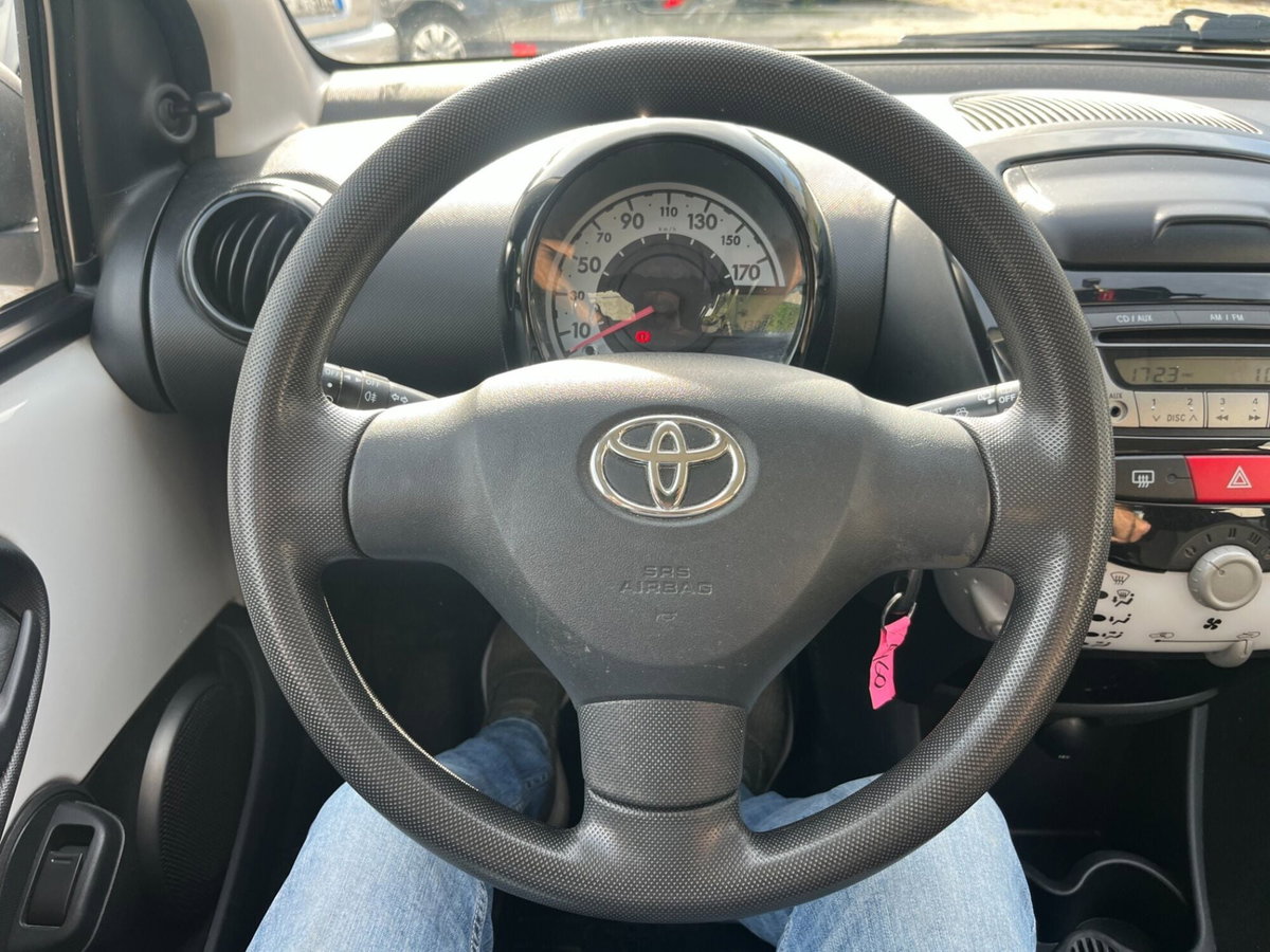 Toyota Aygo 1.0 12V VVT-i 5 porte Cool Soda Connect (14)