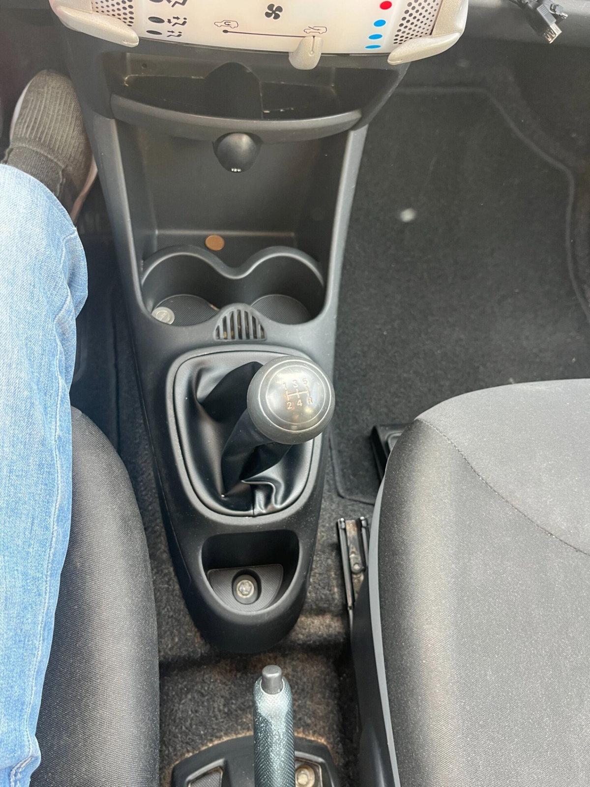 Toyota Aygo 1.0 12V VVT-i 5 porte Cool Soda Connect (16)