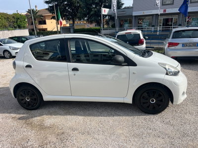 Toyota Aygo 1.0 12V VVT-i 5 porte Cool Soda Connect (4)
