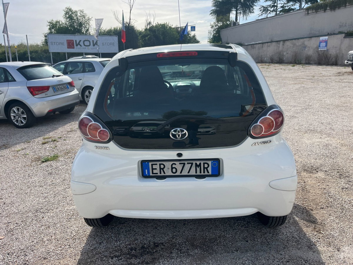 Toyota Aygo 1.0 12V VVT-i 5 porte Cool Soda Connect (6)