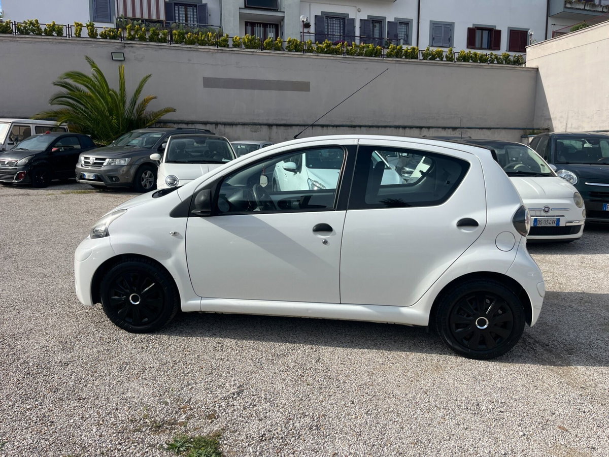Toyota Aygo 1.0 12V VVT-i 5 porte Cool Soda Connect (8)