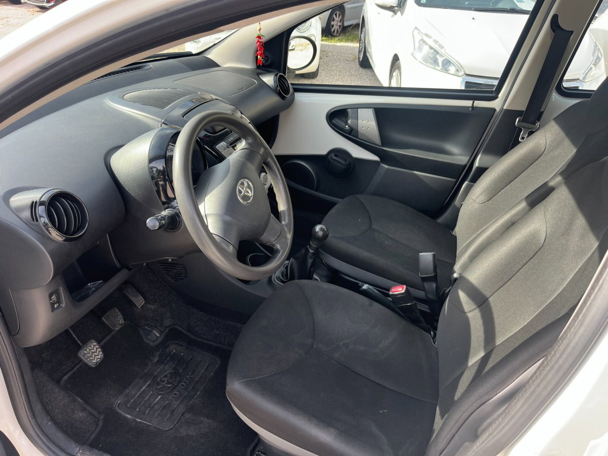Toyota Aygo 1.0 12V VVT-i 5 porte Cool Soda Connect (9)