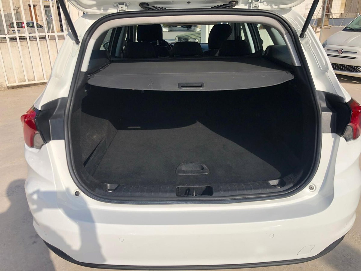 Fiat Tipo Station Wagon Tipo 1.6 Mjt S&S SW Lounge (13)