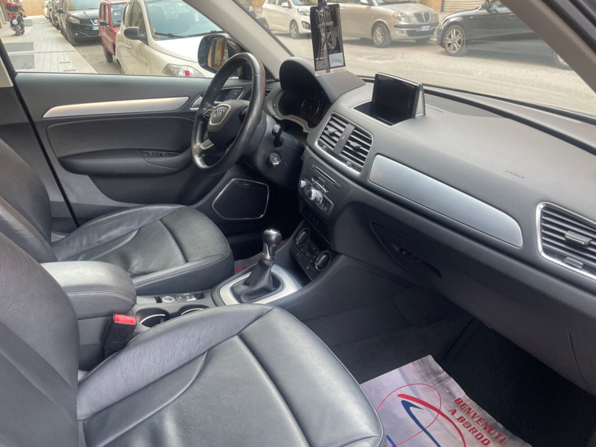 Audi Q3 2.0 TDI 150 CV S tronic S line Edition (18)