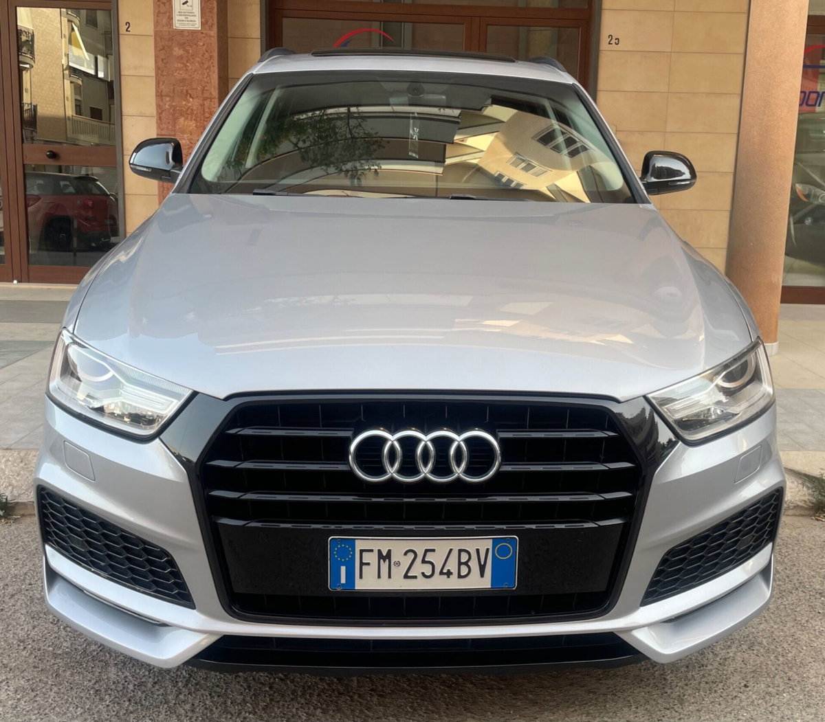 Audi Q3 2.0 TDI 150 CV S tronic S line Edition (4)