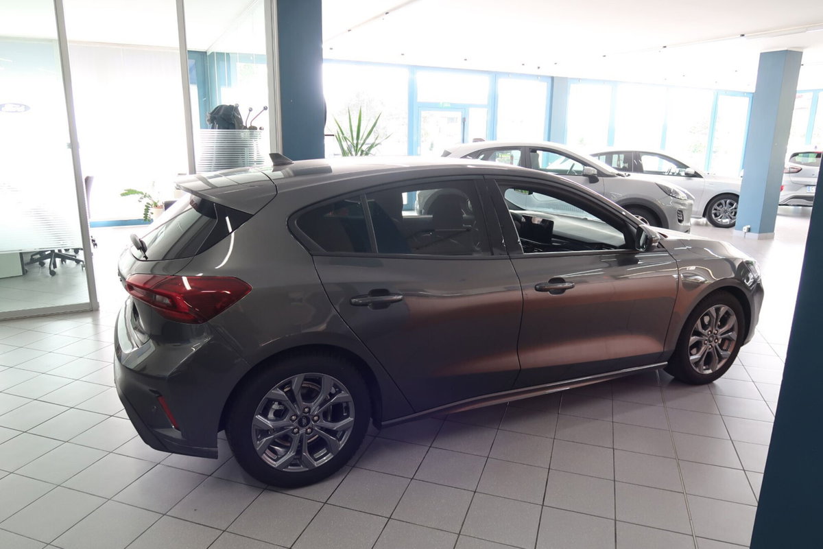 Ford Focus 1.0 EcoBoost Hybrid 125 CV Power. 5p. ST-Line Design (5)