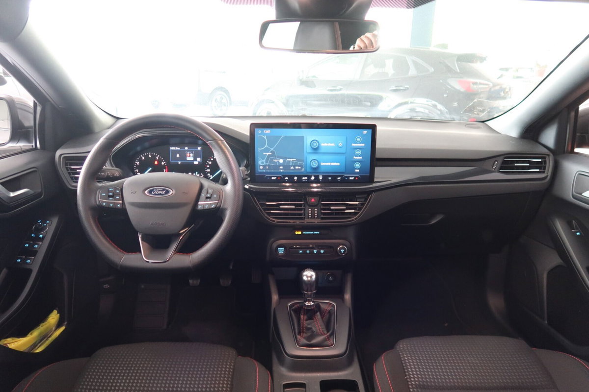 Ford Focus 1.0 EcoBoost Hybrid 125 CV Power. 5p. ST-Line Design (7)