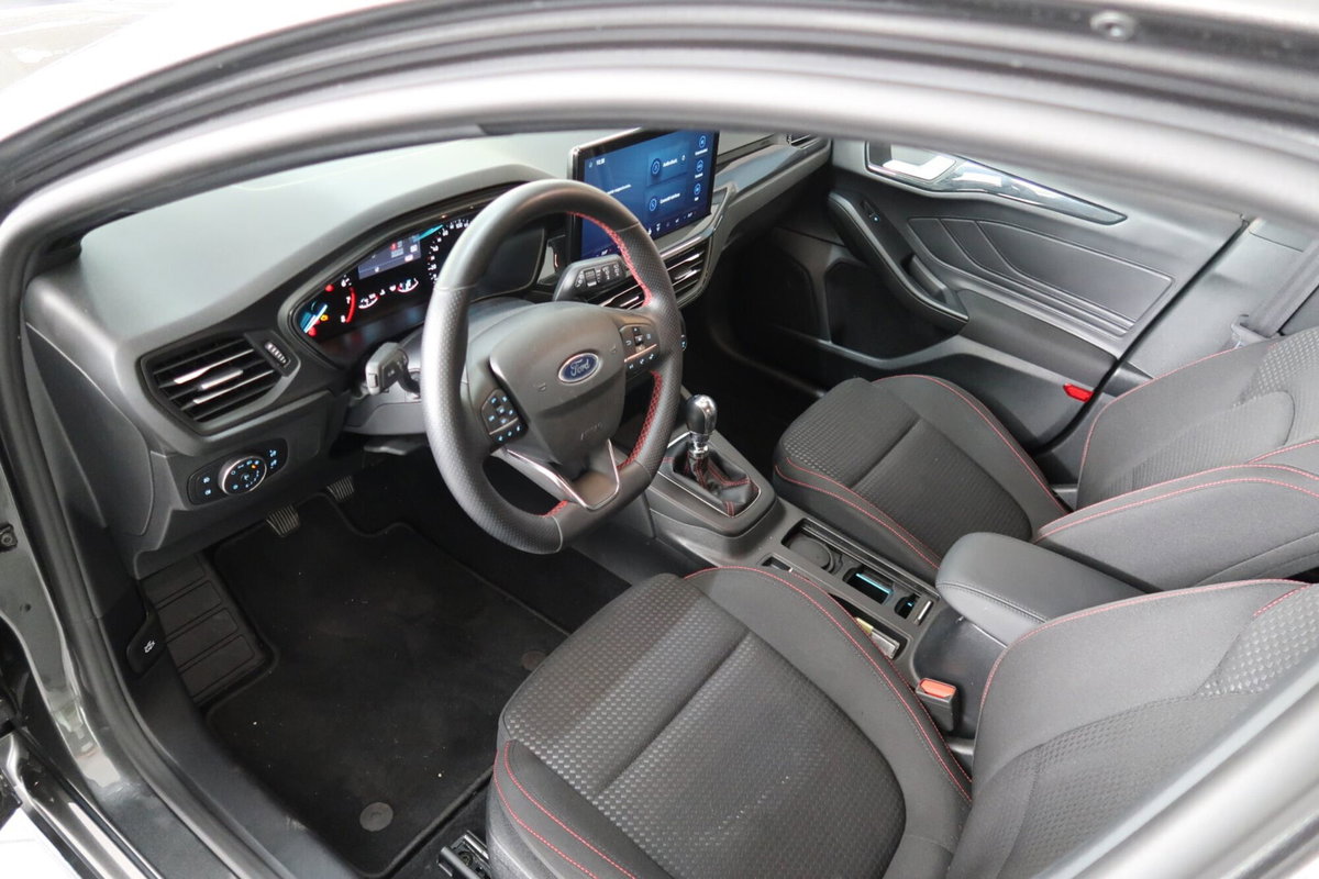 Ford Focus 1.0 EcoBoost Hybrid 125 CV Power. 5p. ST-Line Design (8)