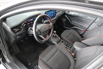 Ford Focus 1.0 EcoBoost Hybrid 125 CV Power. 5p. ST-Line Design (8)