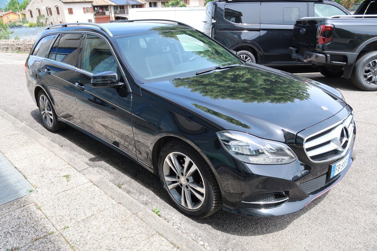 Mercedes-Benz Classe E Station Wagon 220 BlueTEC 4Matic Automatic Executive (2)