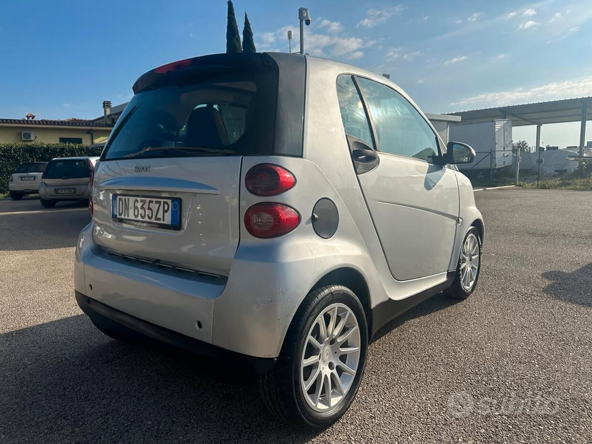 smart Fortwo 1000 52 kW MHD coupé pure (3)