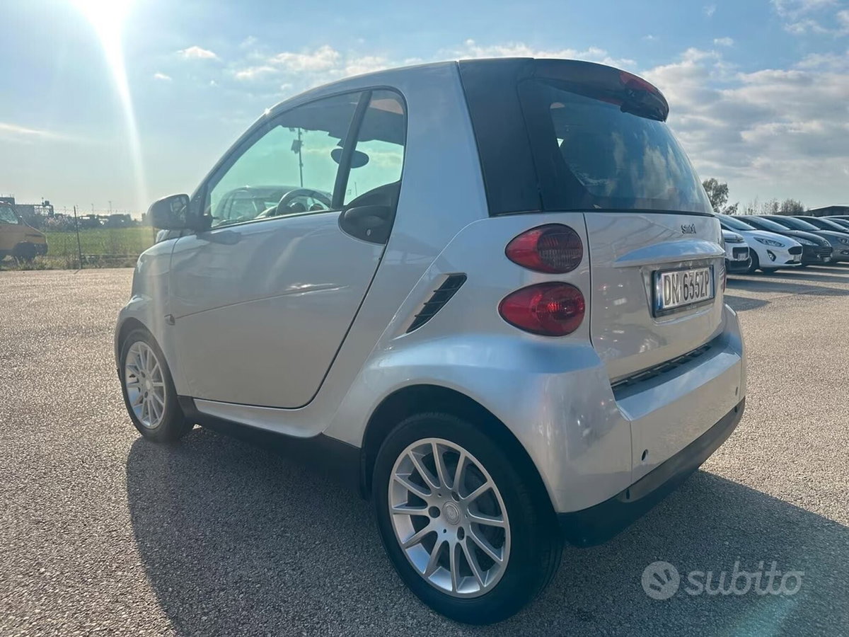 smart Fortwo 1000 52 kW MHD coupé pure (5)